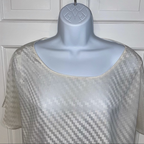Oversized white silk houndstooth t shirt blouse - Picture 2 of 4
